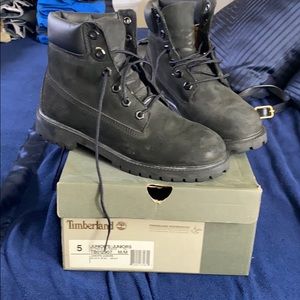 Black timberland boots